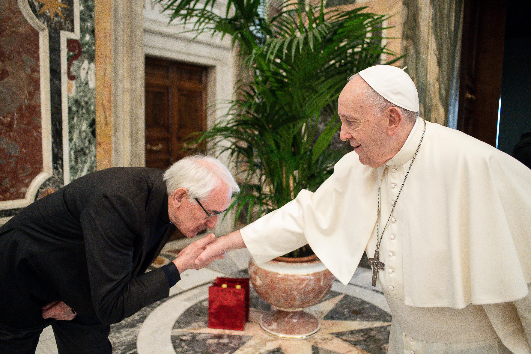 Papa Francisco bendecirá la imagen de la Virgen de la Medalla Milagrosa